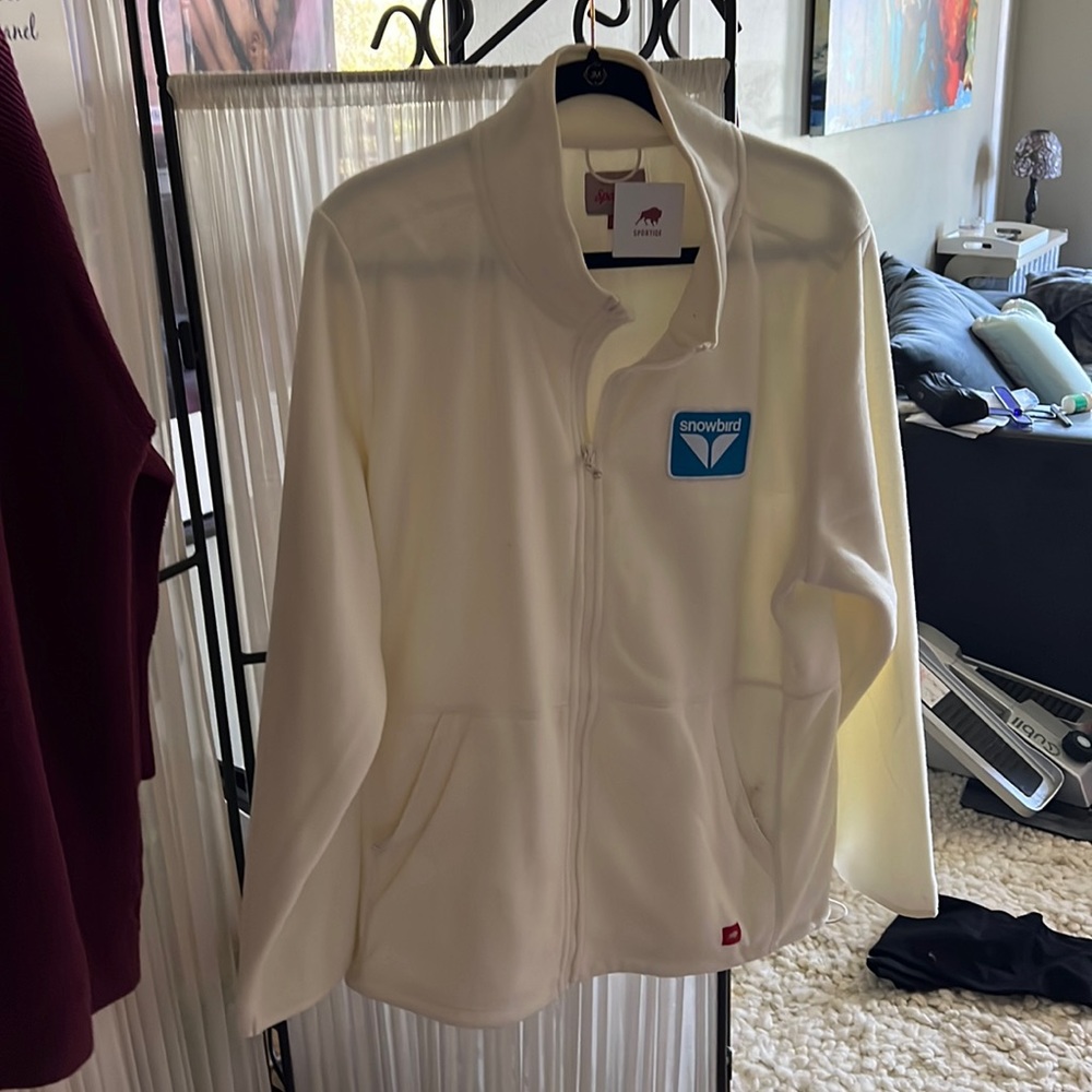 Snowbird, white fleece in size extra large
